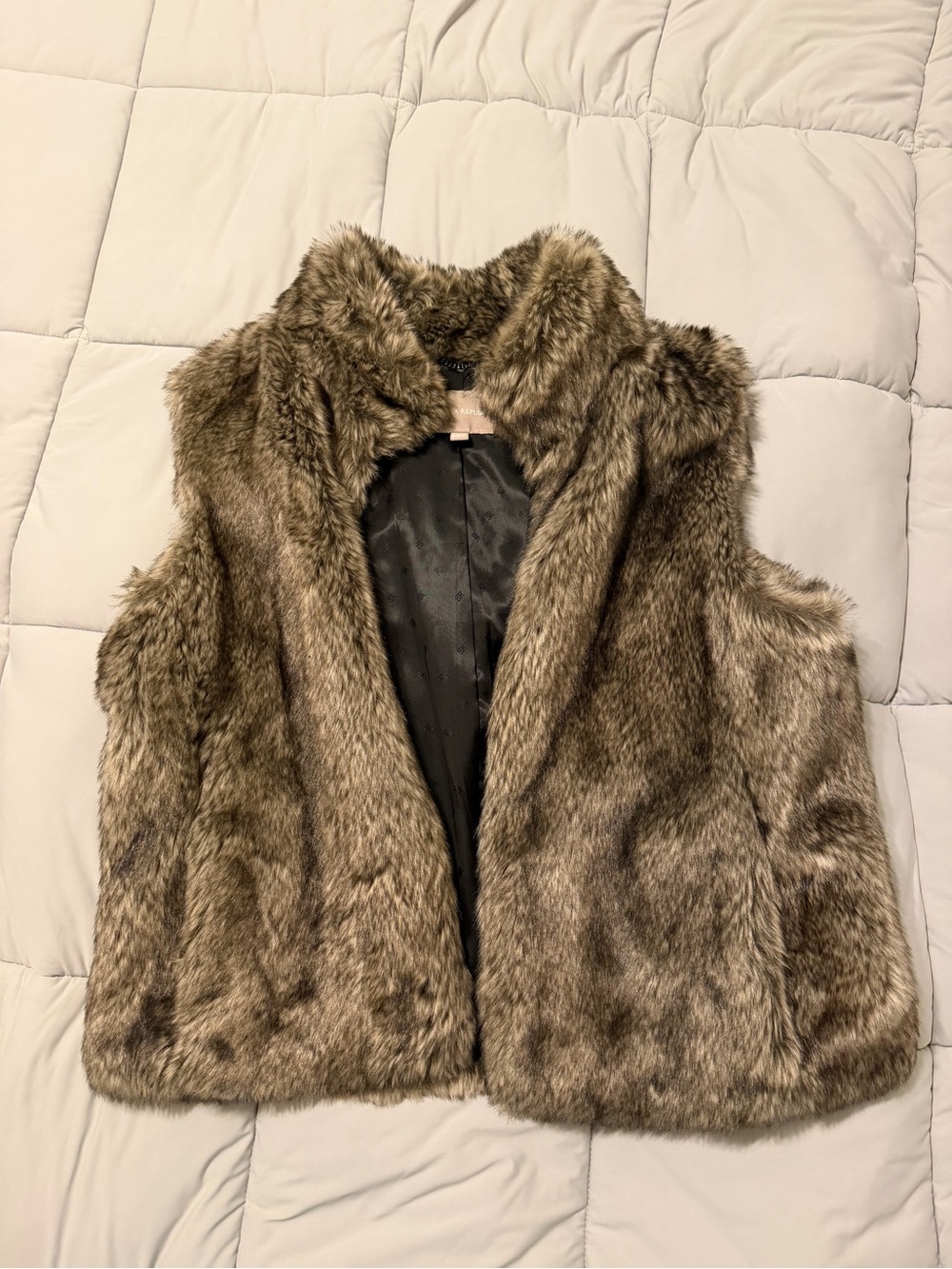 Banana Republic Faux Fur Vest in Taupe